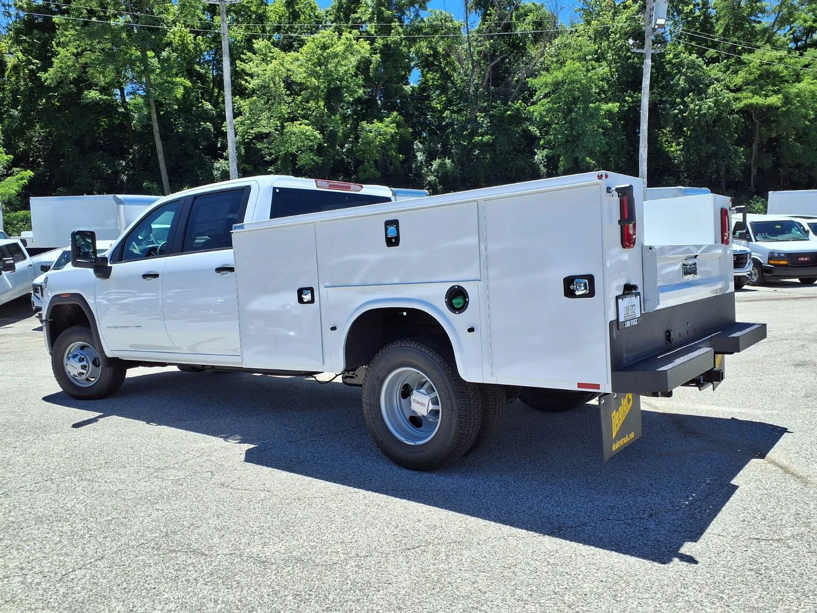 New 2026 Summit White GMC Pro image 25