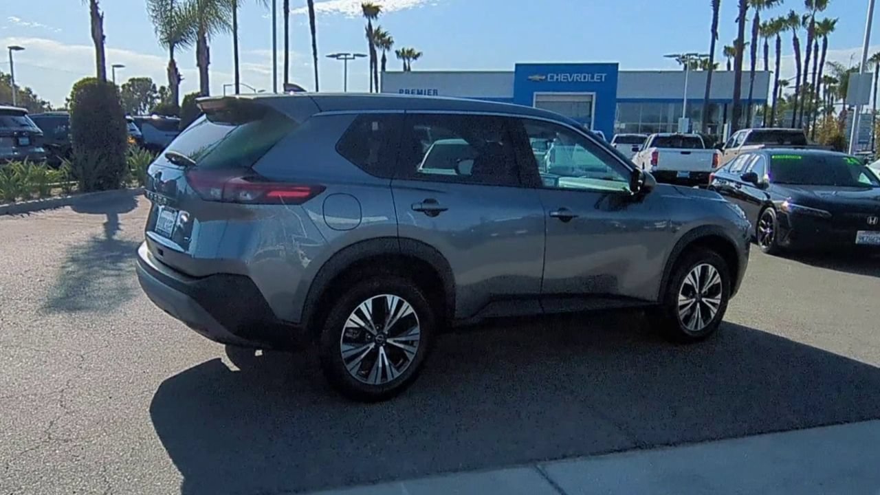 Used 2023 Gun Metallic Nissan SV image 8