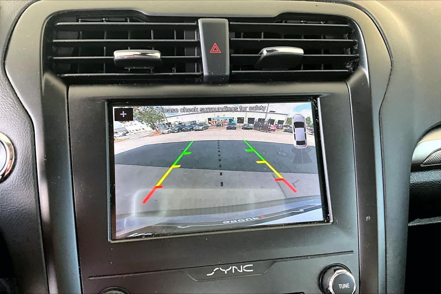 Used 2019 Magnetic Metallic Ford SE image 27