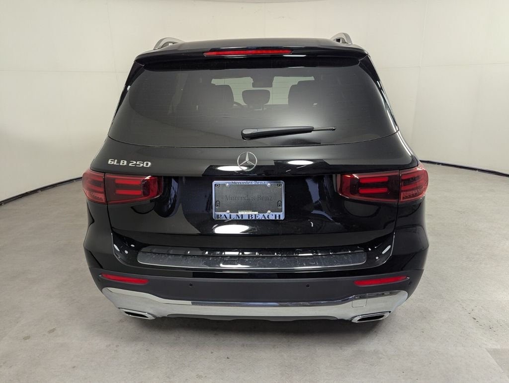 New 2026 Night Black Mercedes-Benz GLB 250 image 5