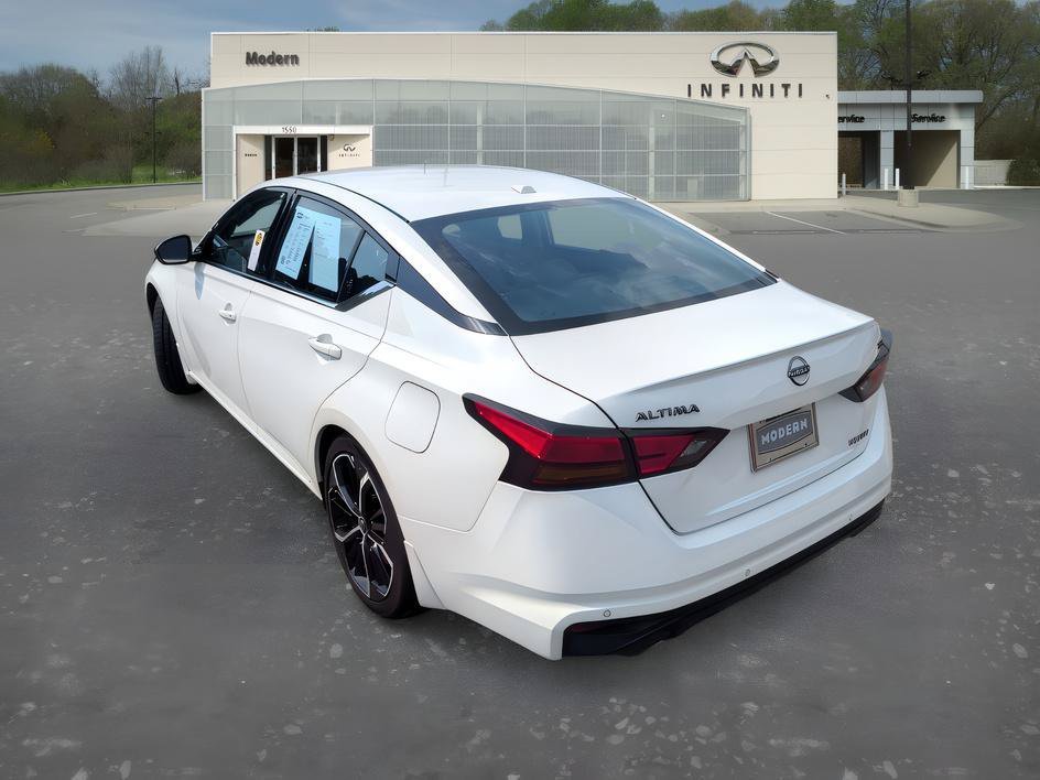 Used 2025 Pearl White Tricoat Nissan SR image 5