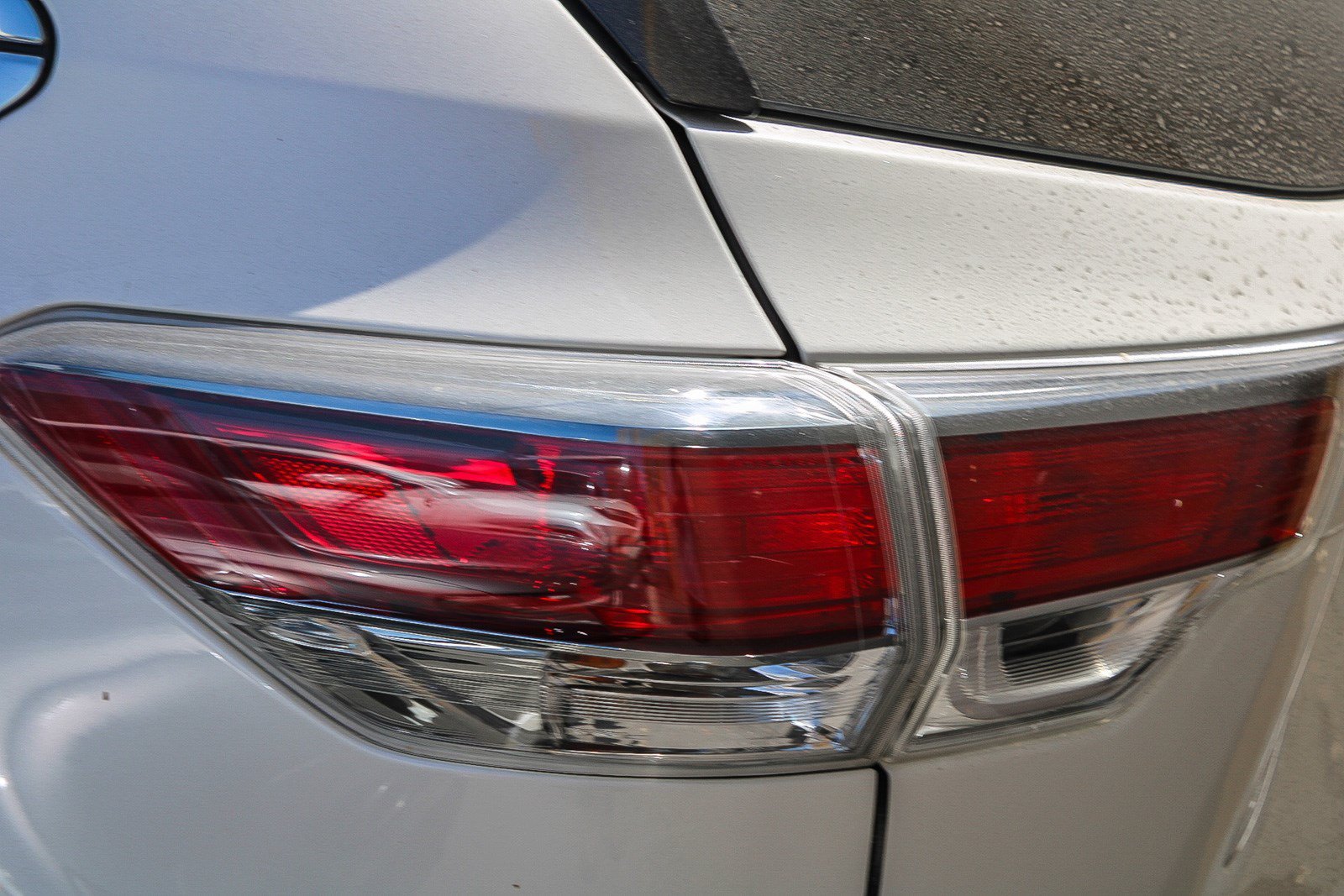 Used 2014 Blizzard Pearl Toyota Limited Platinum image 8