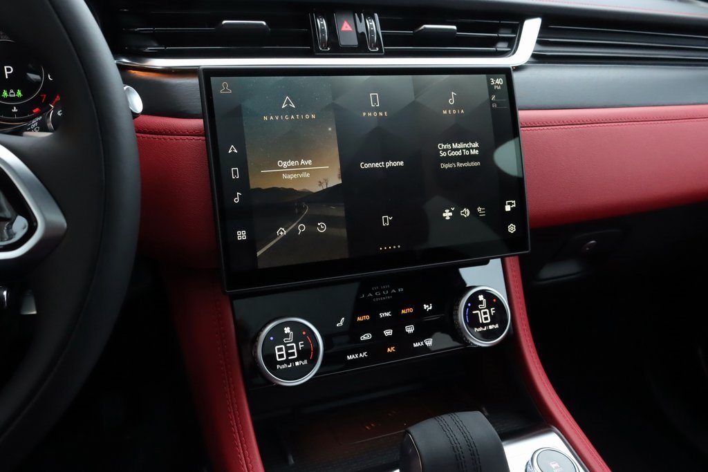 2025 JAGUAR F-PACE - Image 18