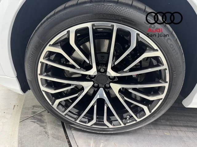 New 2026 White Audi 4.0T Prestige image 6
