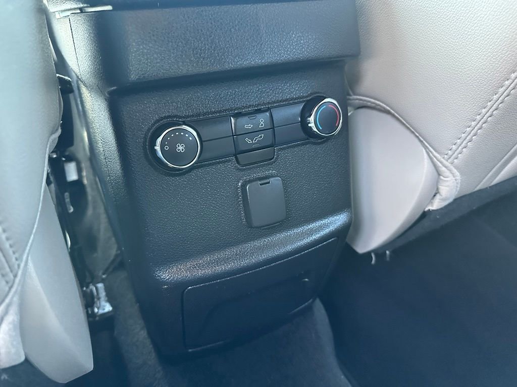 Used 2018 White Ford XLT image 16
