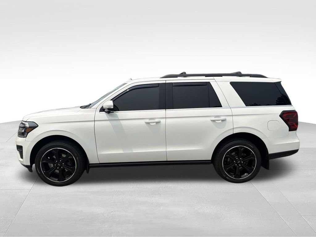 Used 2022 White Ford Limited image 2