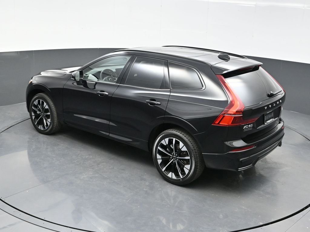 2026 Volvo XC60 Plus - Photo 24