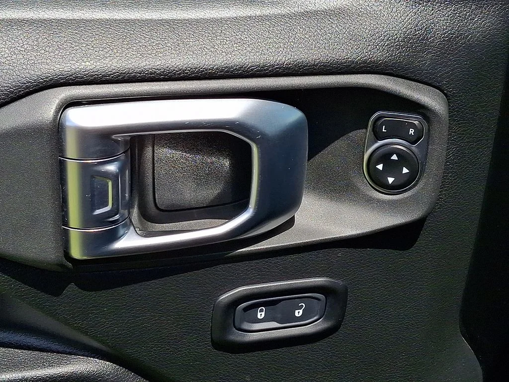 2020 Jeep Wrangler Unlimited Altitude - Photo 9