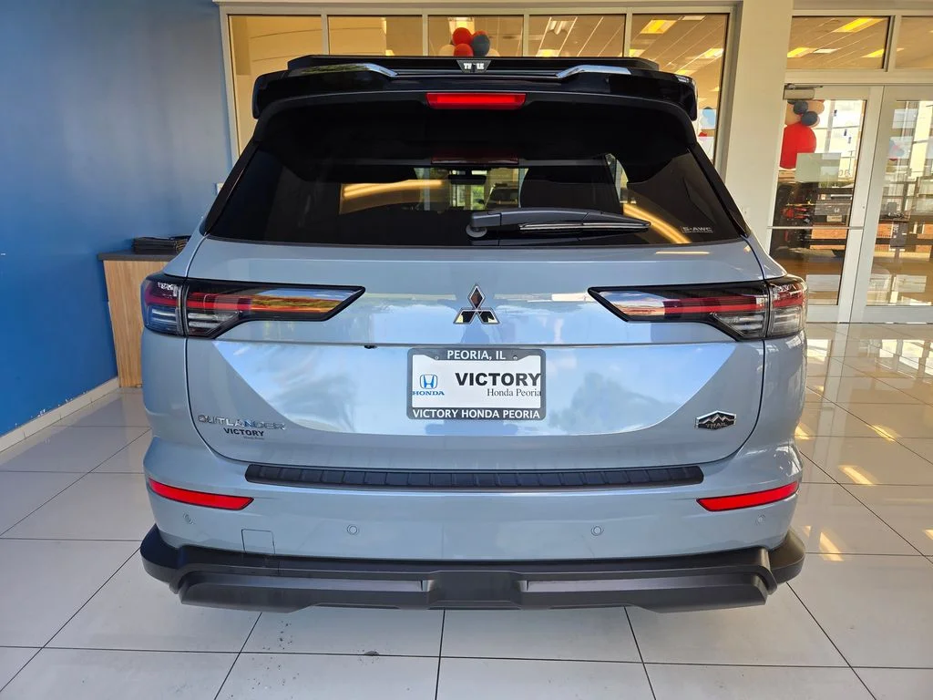 Used 2026 Moonstone Gray Metallic/Black Roof Mitsubishi LE image 8