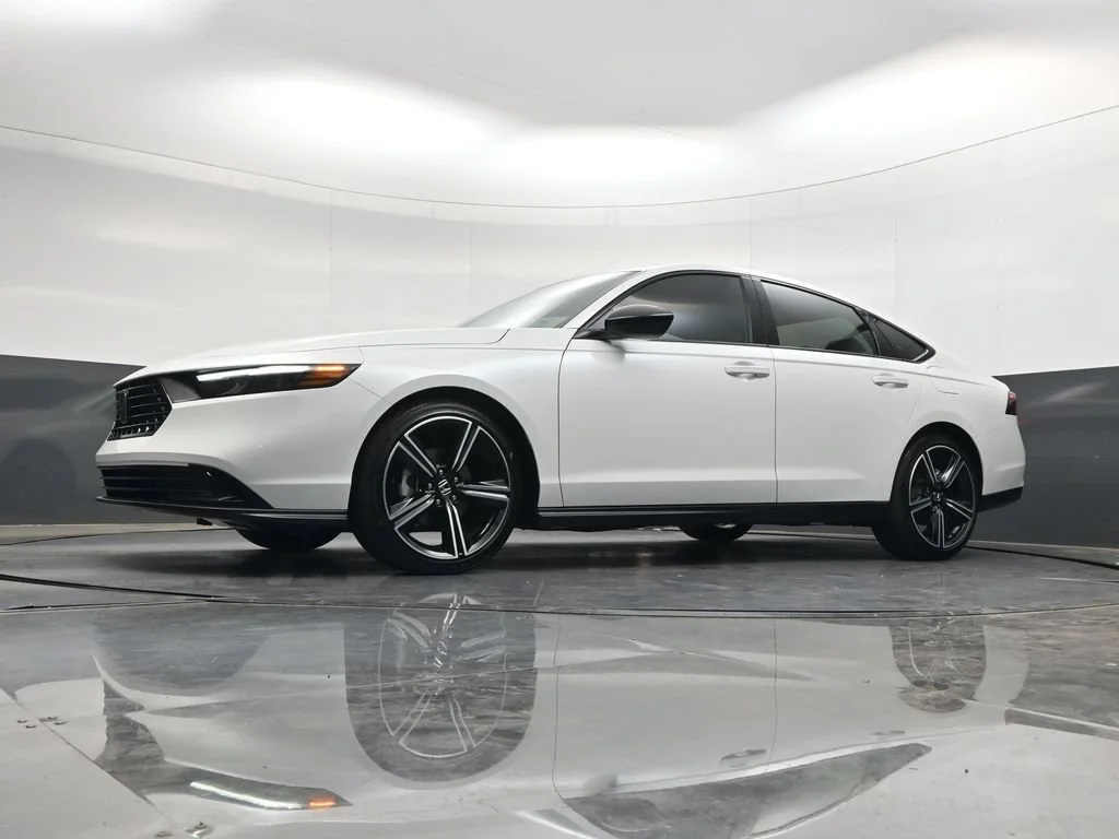 Certified Used 2026 Platinum White Pearl Honda SE image 78