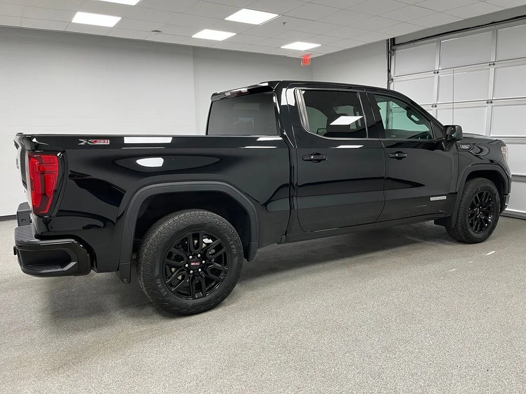 Used 2021 Black GMC Elevation image 11
