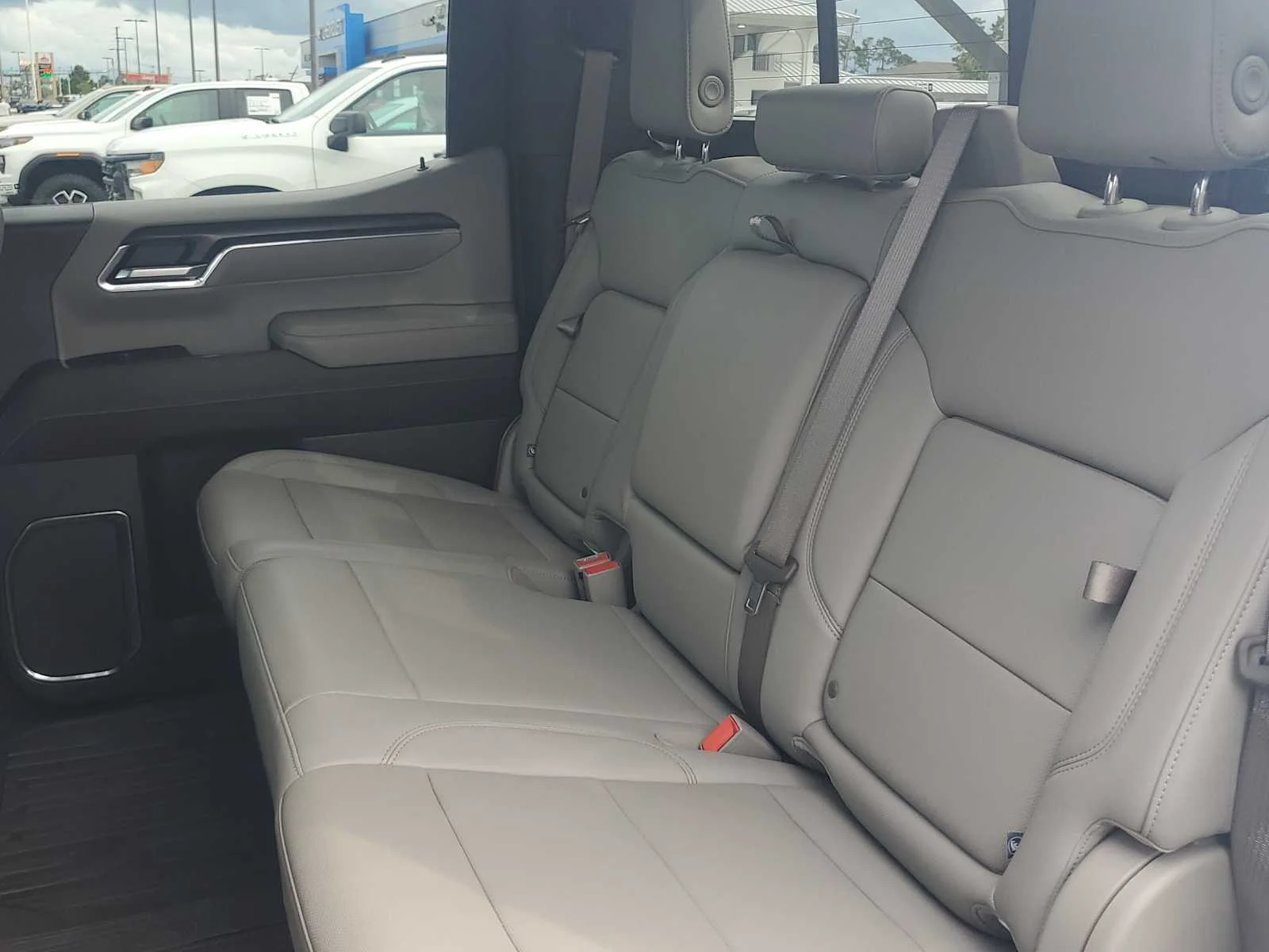 Used 2024 Summit White GMC SLT image 21