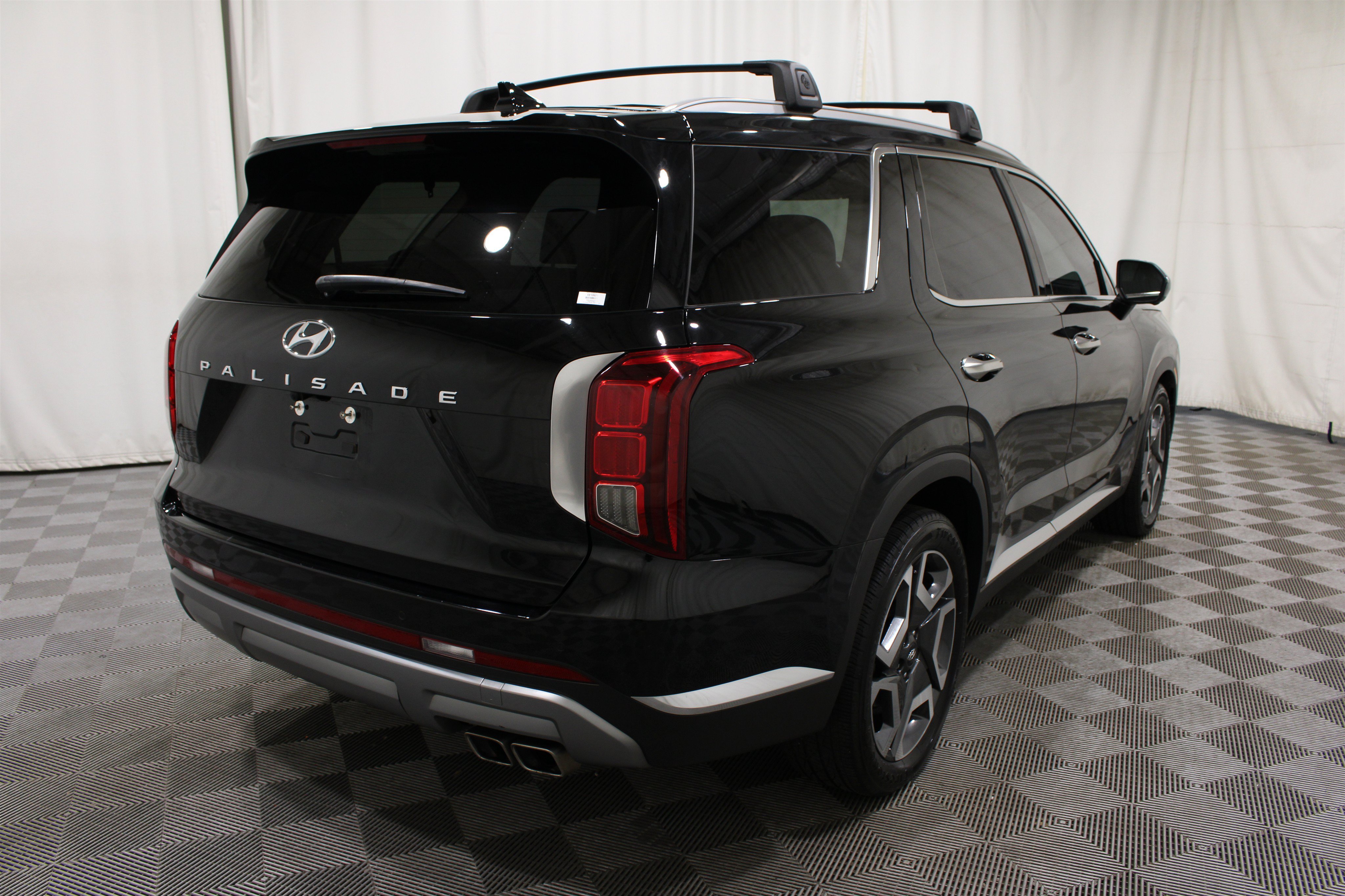 Used 2023 Abyss Black Pearl Hyundai Limited image 35