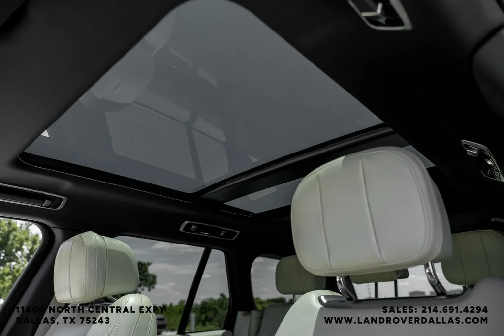 Used 2023 Hakuba Silver Metallic Land Rover SE image 24