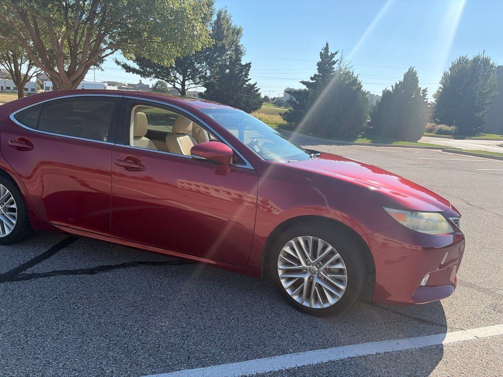 Used 2013 Red Lexus 350 image 14