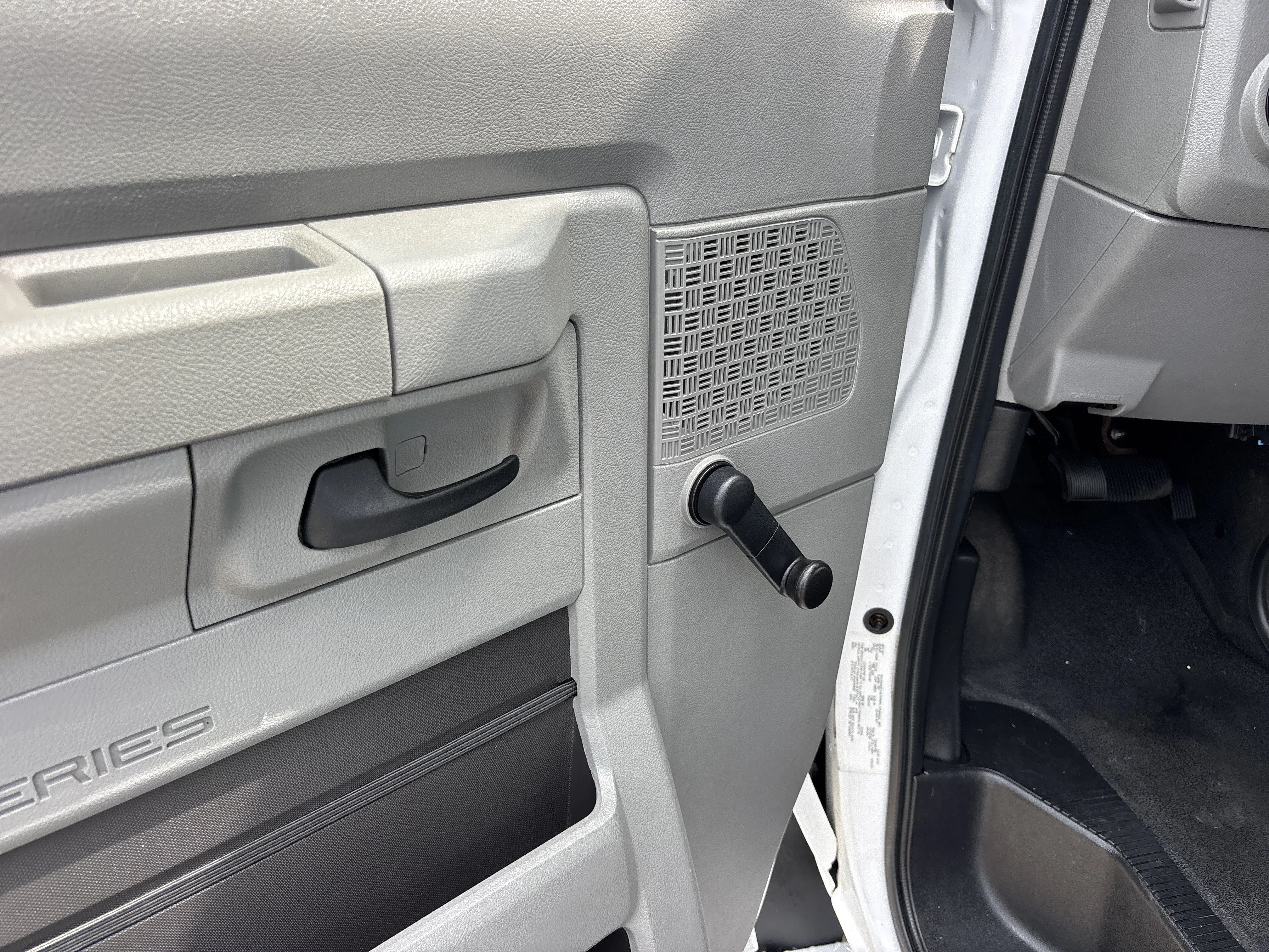 Used 2015 White Ford  image 15