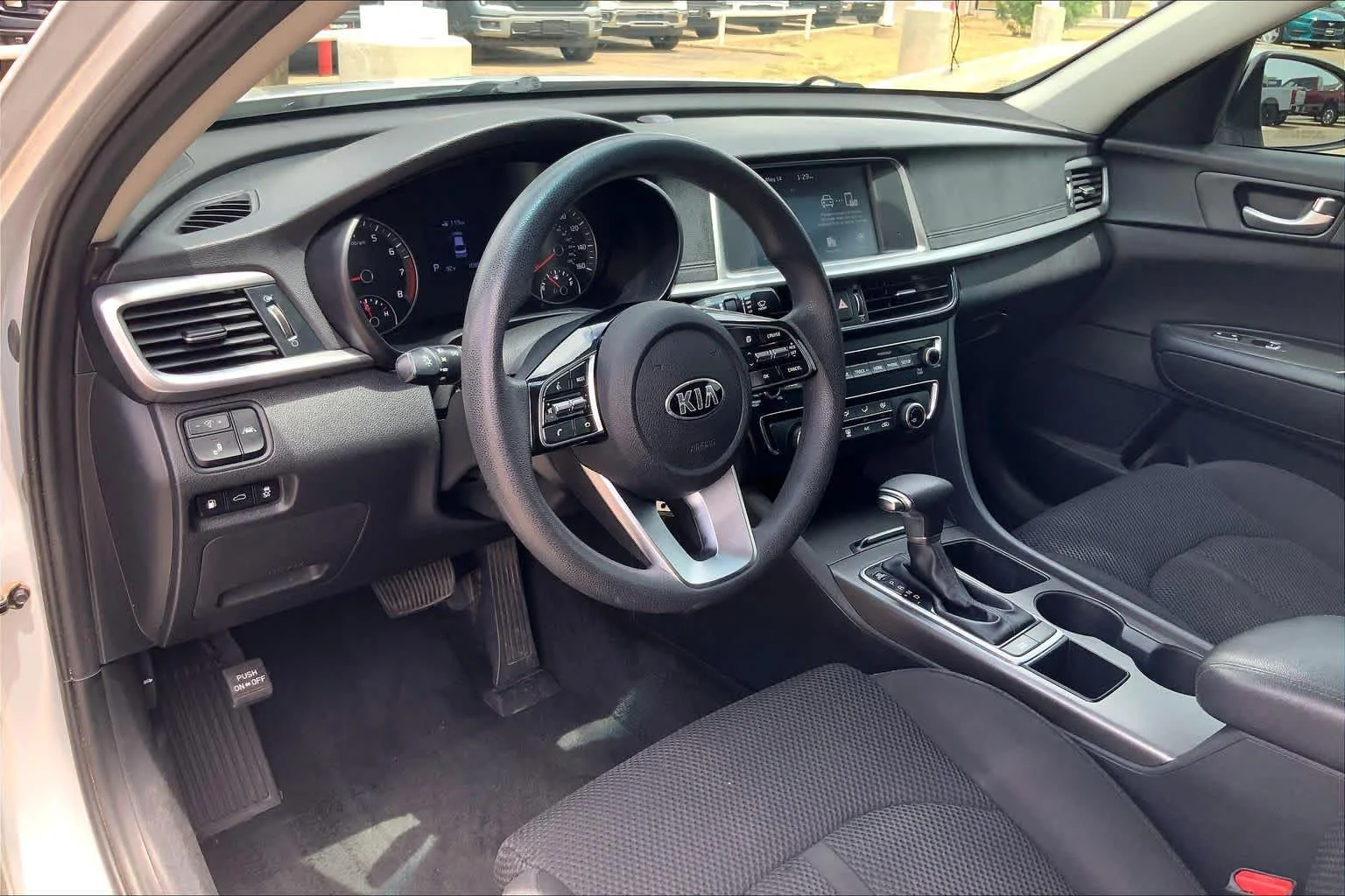 Used 2020 Sparkling Silver Kia LX image 18