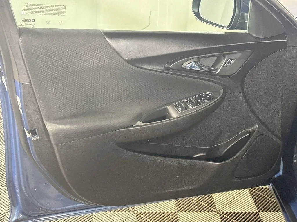 Used 2025 Blue Chevrolet LT image 10