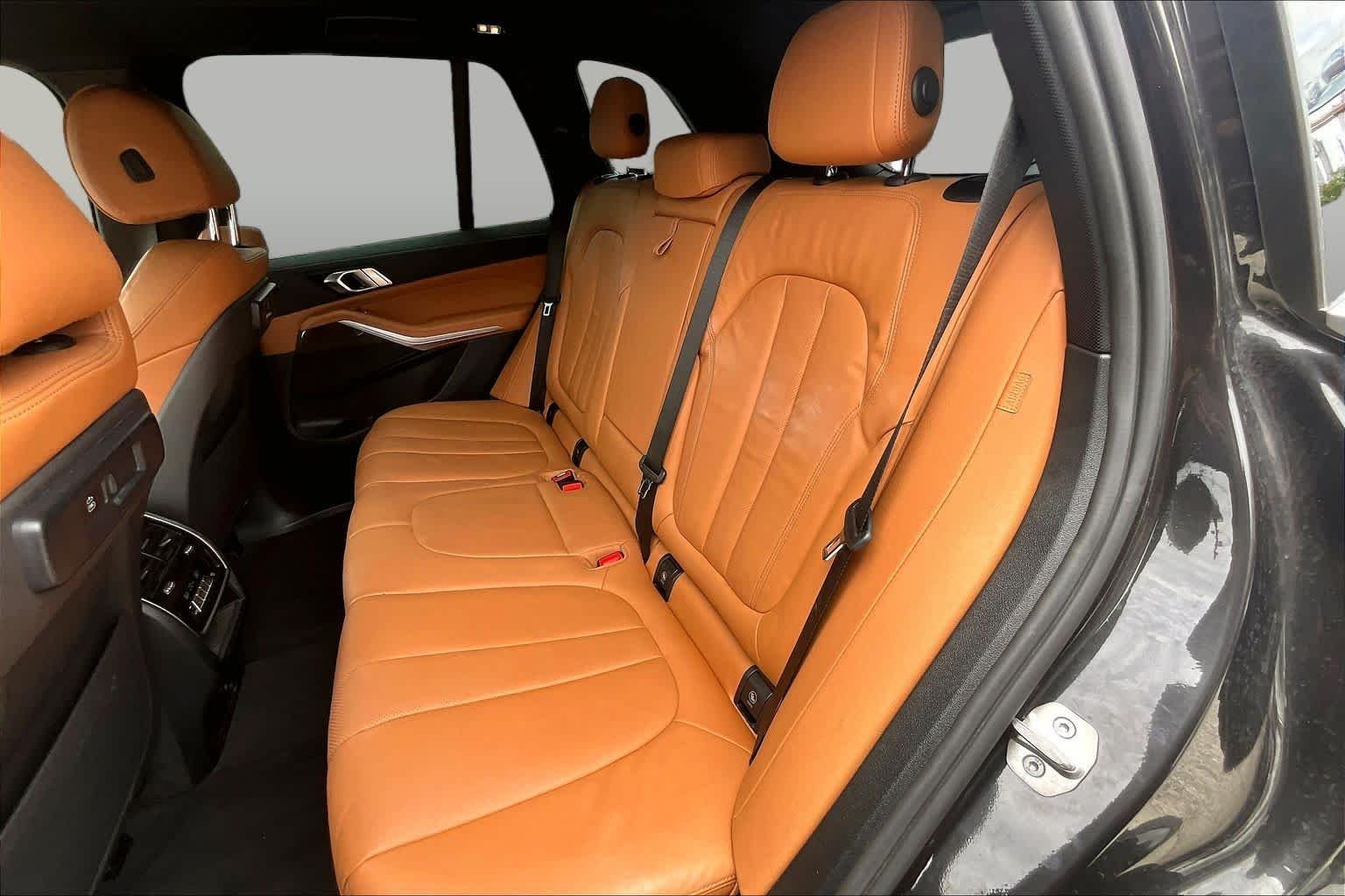 Used 2022 Dark Graphite Metallic BMW xDrive40i image 19
