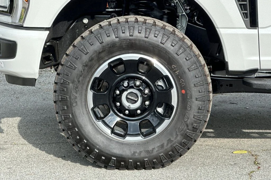 New 2026 White Metallic Ford F-350® Lariat® image 25