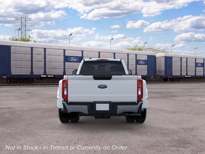 New 2026 Oxford White Ford XLT image 13