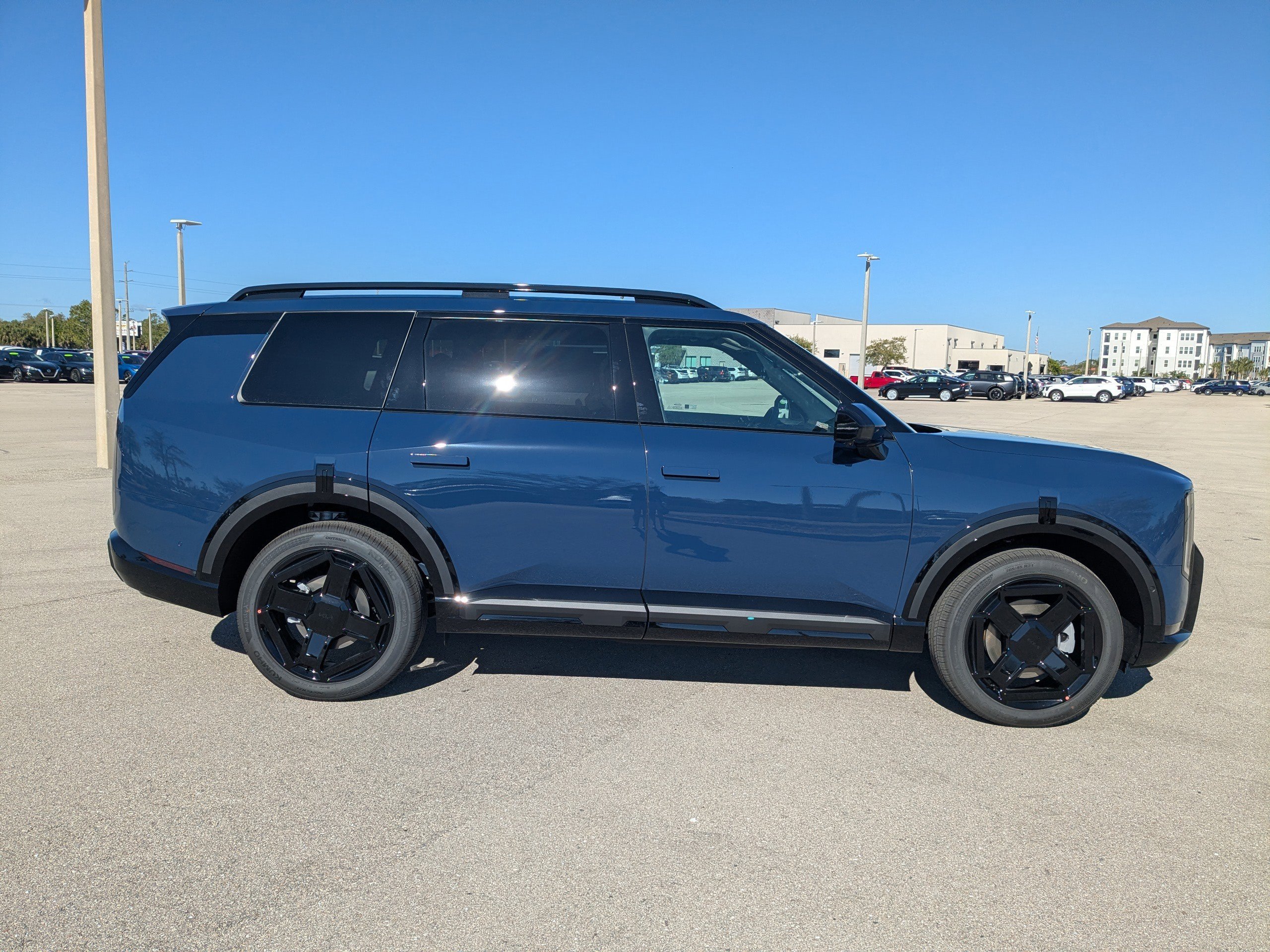 New 2027 Midnight Lake Blue Kia X-LINE SX image 4