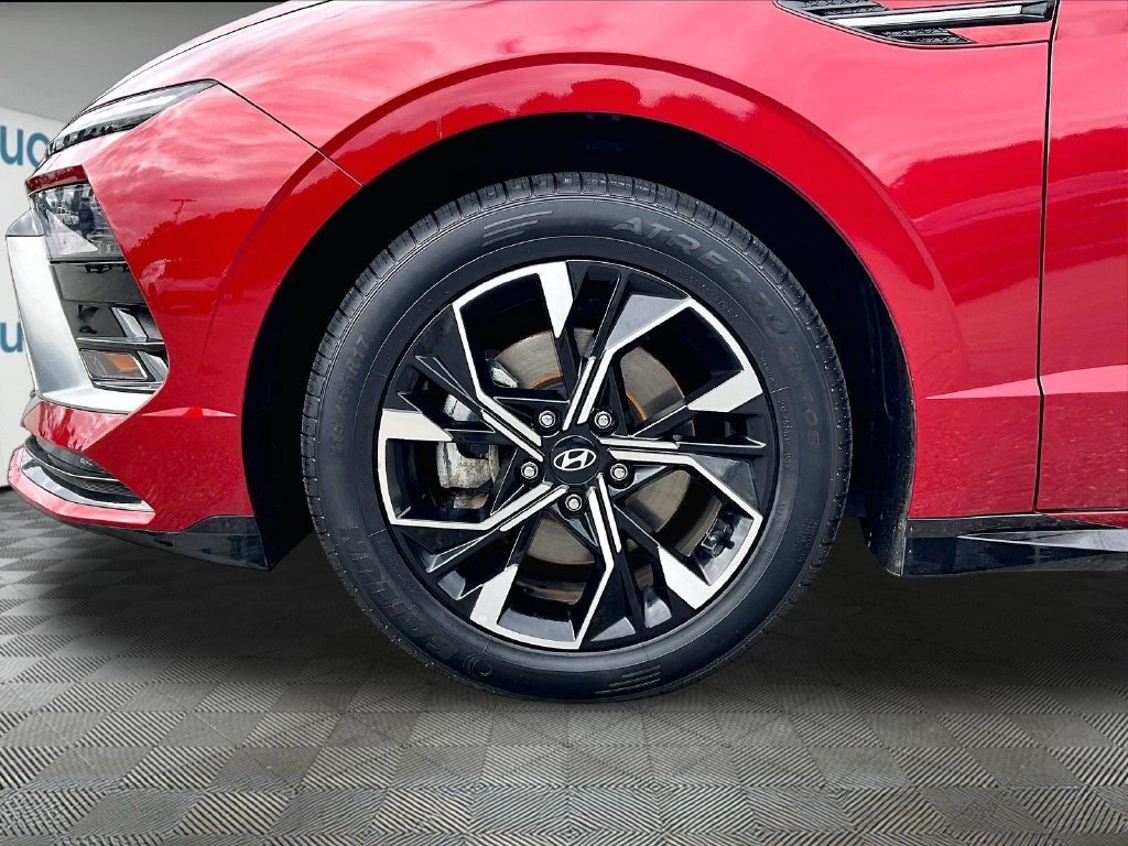 Used 2025 Red Hyundai SEL image 7