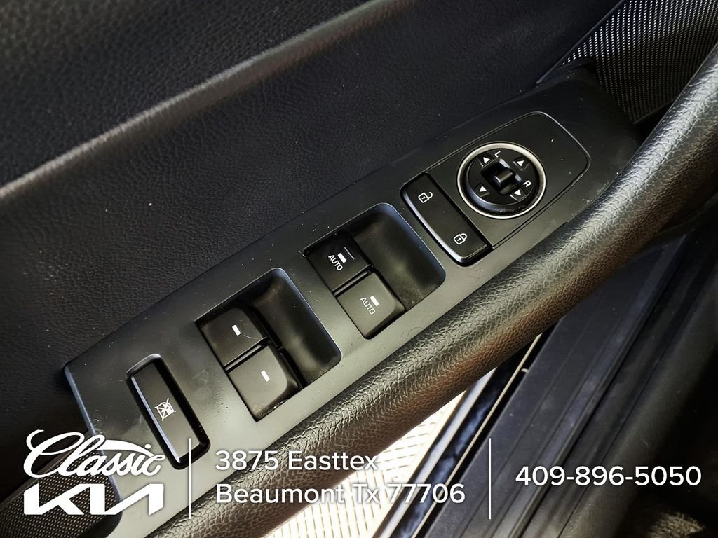 Used 2019 Black Hyundai Sport image 25