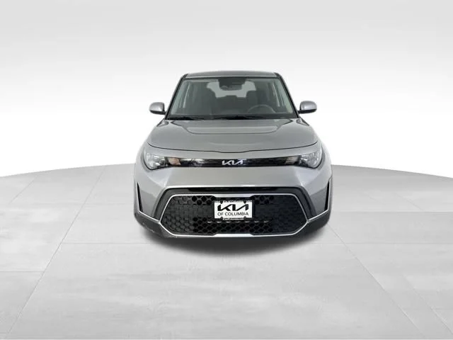 Used 2025  Kia LX image 3