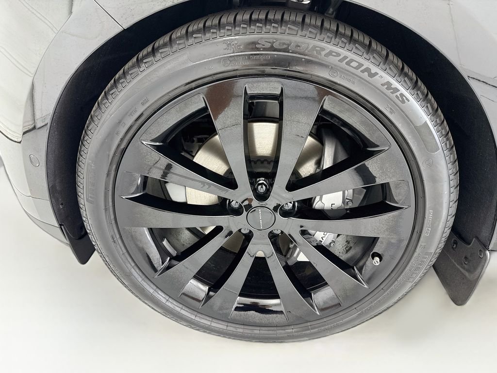 Certified Used 2026 Santorini Black Metallic Land Rover SE image 29