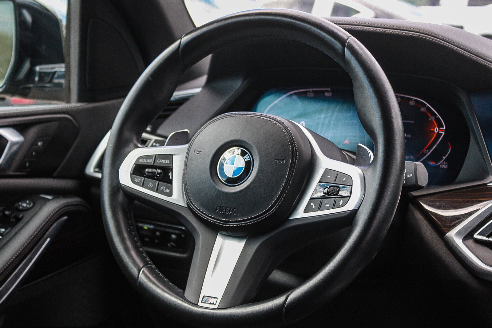 Used 2023 Manhattan Green Metallic BMW sDrive40i image 16