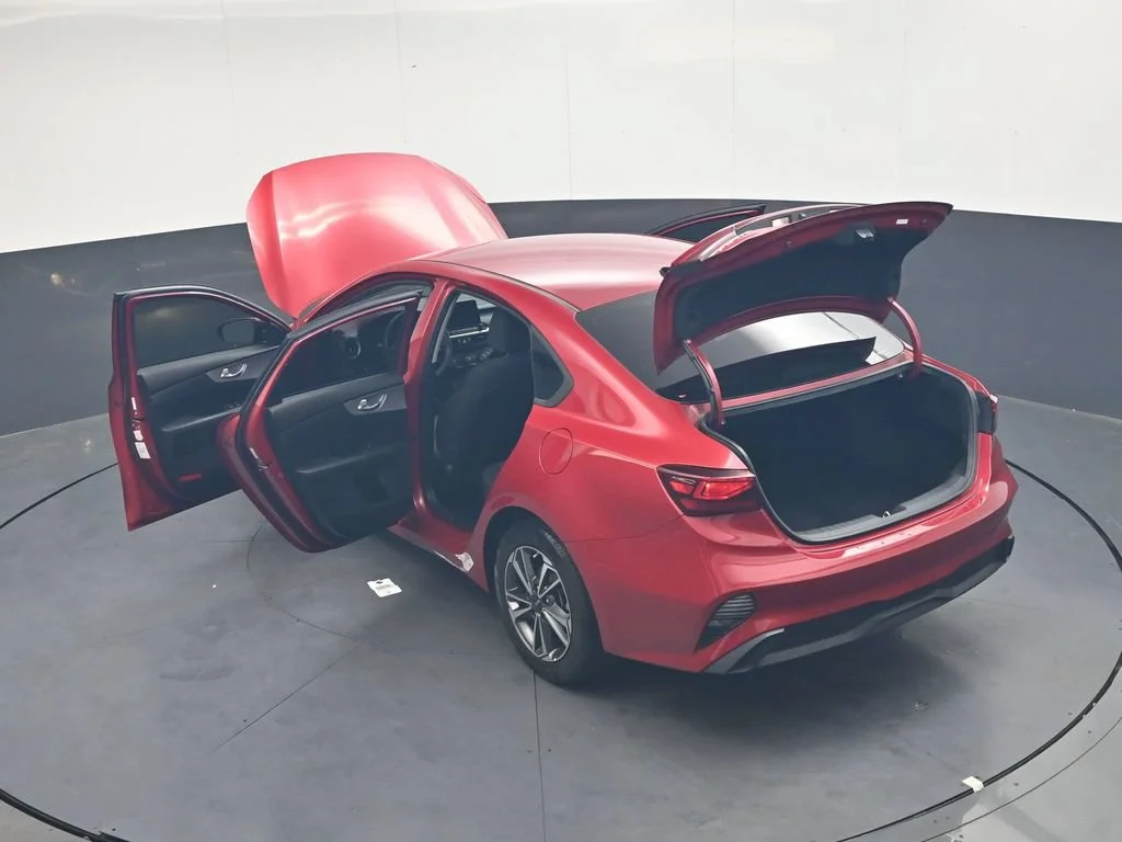 Used 2023 Red Kia LXS image 37