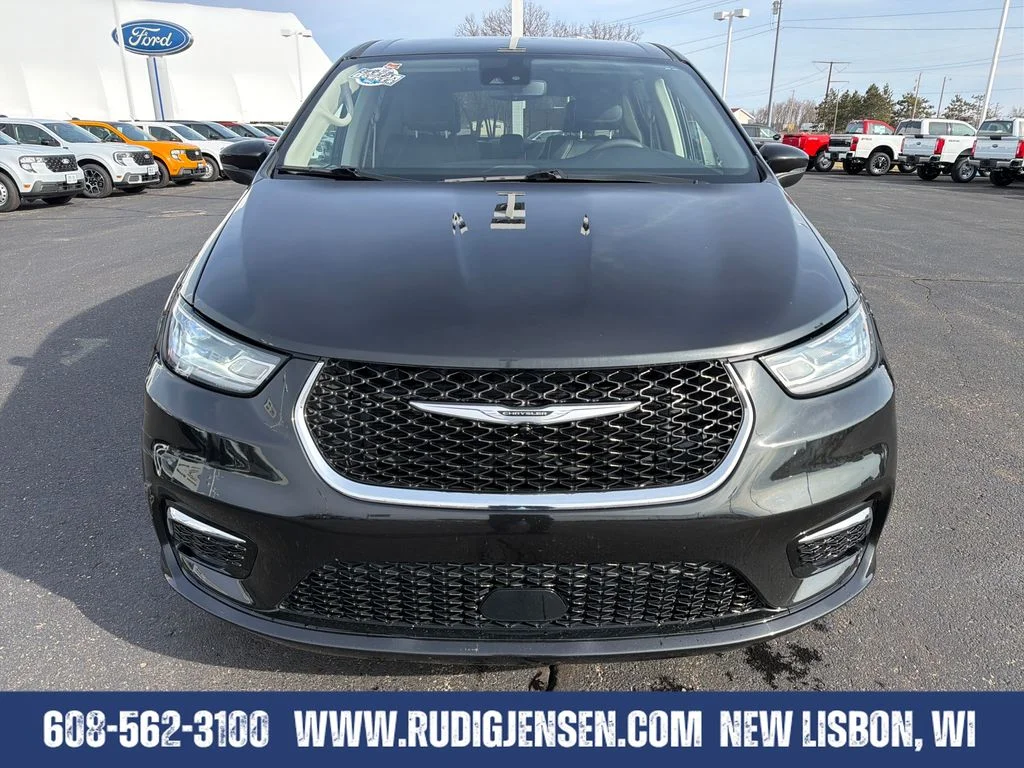 Used 2023 Black Chrysler Touring L image 8