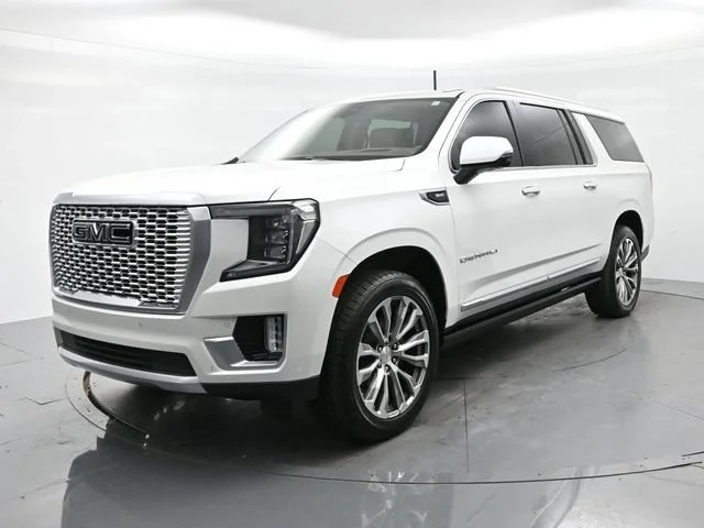 Used 2021 WHITE FROST TRICOAT GMC Denali image 3