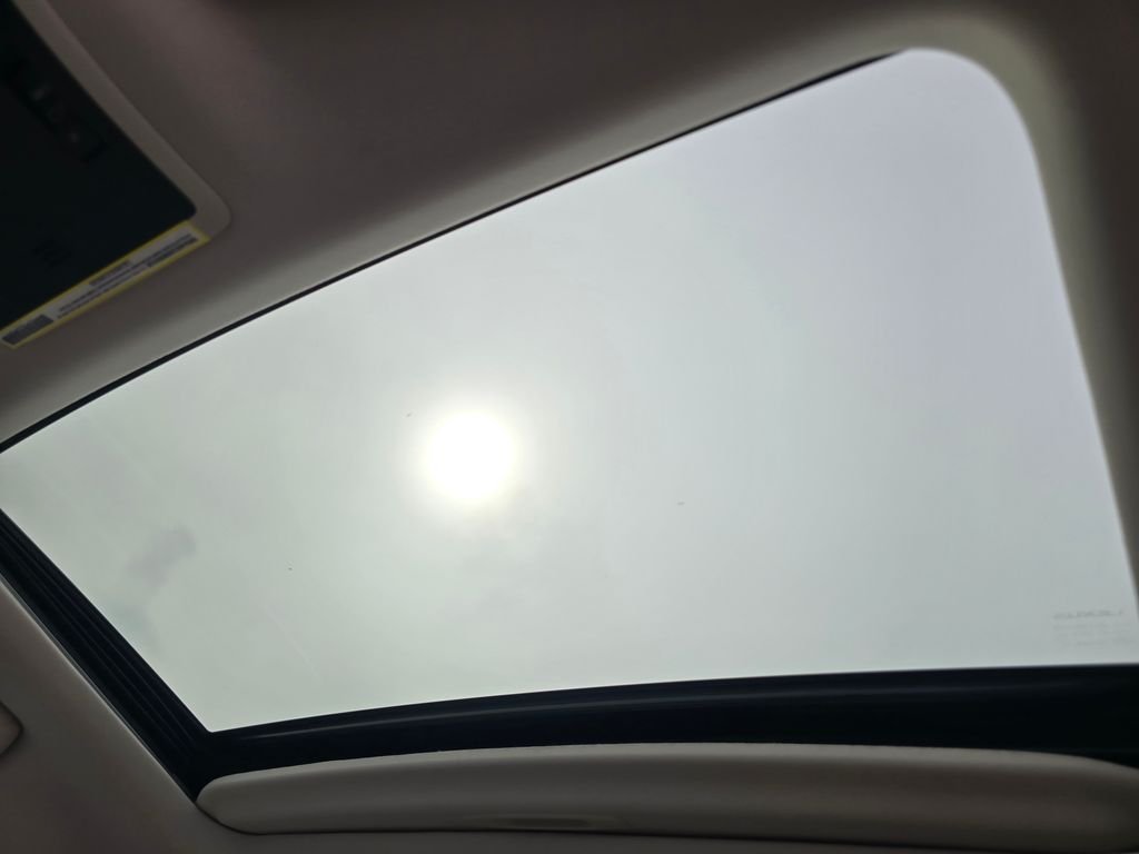 Used 2019 White Lexus 350L image 20