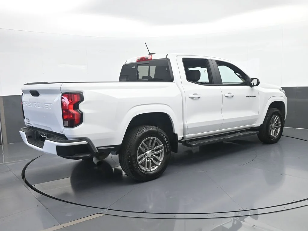 Used 2023 Summit White Chevrolet LT image 6