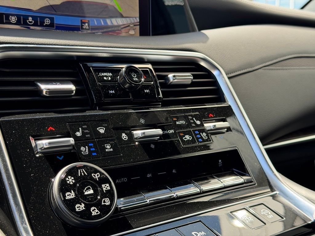New 2026 Super Black Nissan Platinum Reserve image 28