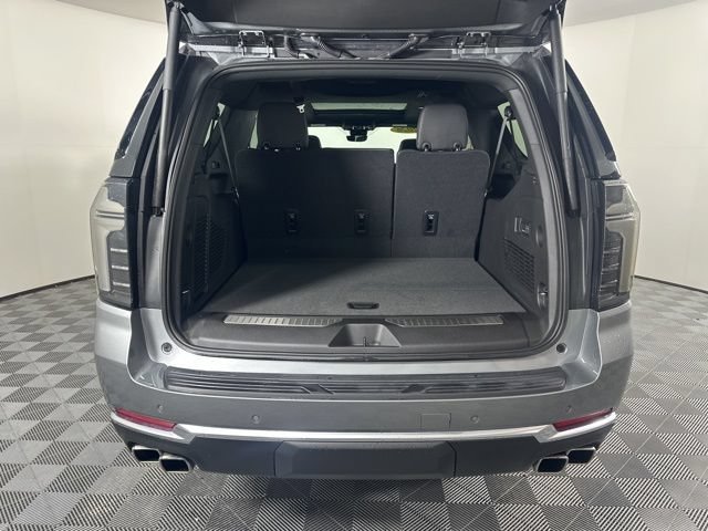 2026 Chevrolet Suburban High Country - Photo 9