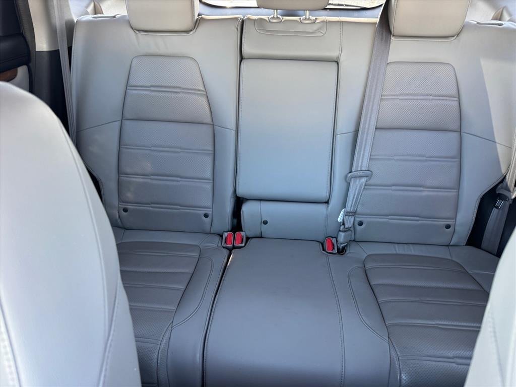 Used 2018 Modern Steel Metallic Honda Touring image 17