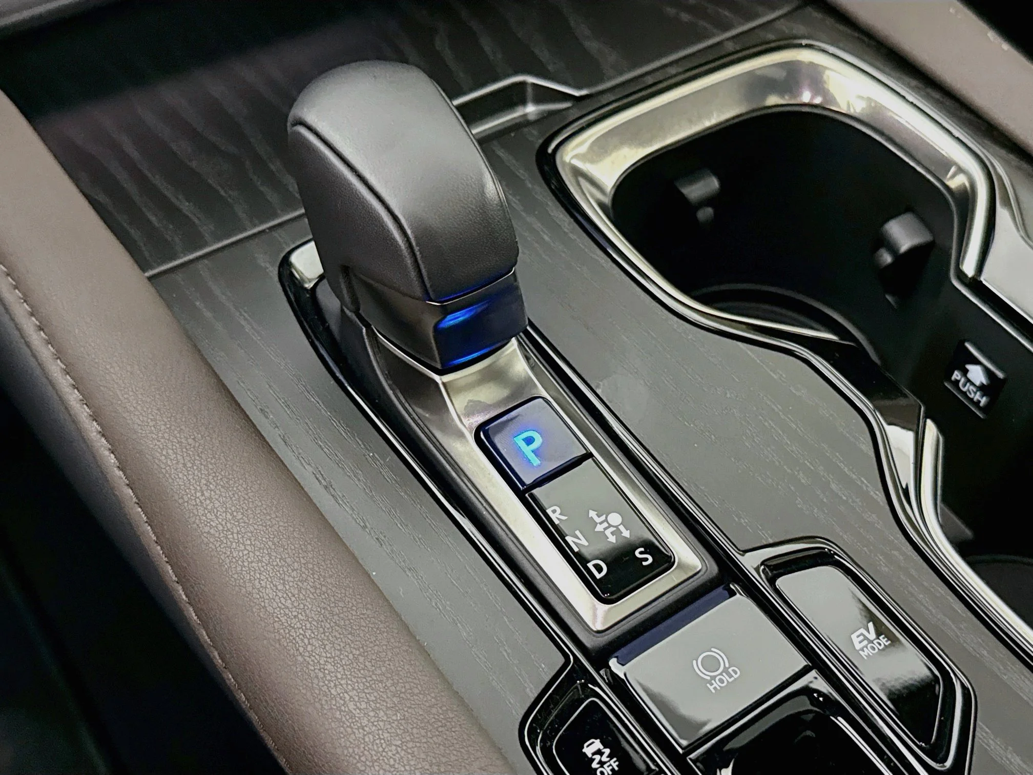 Certified Used 2025 CAVIAR Lexus 350h Luxury image 18