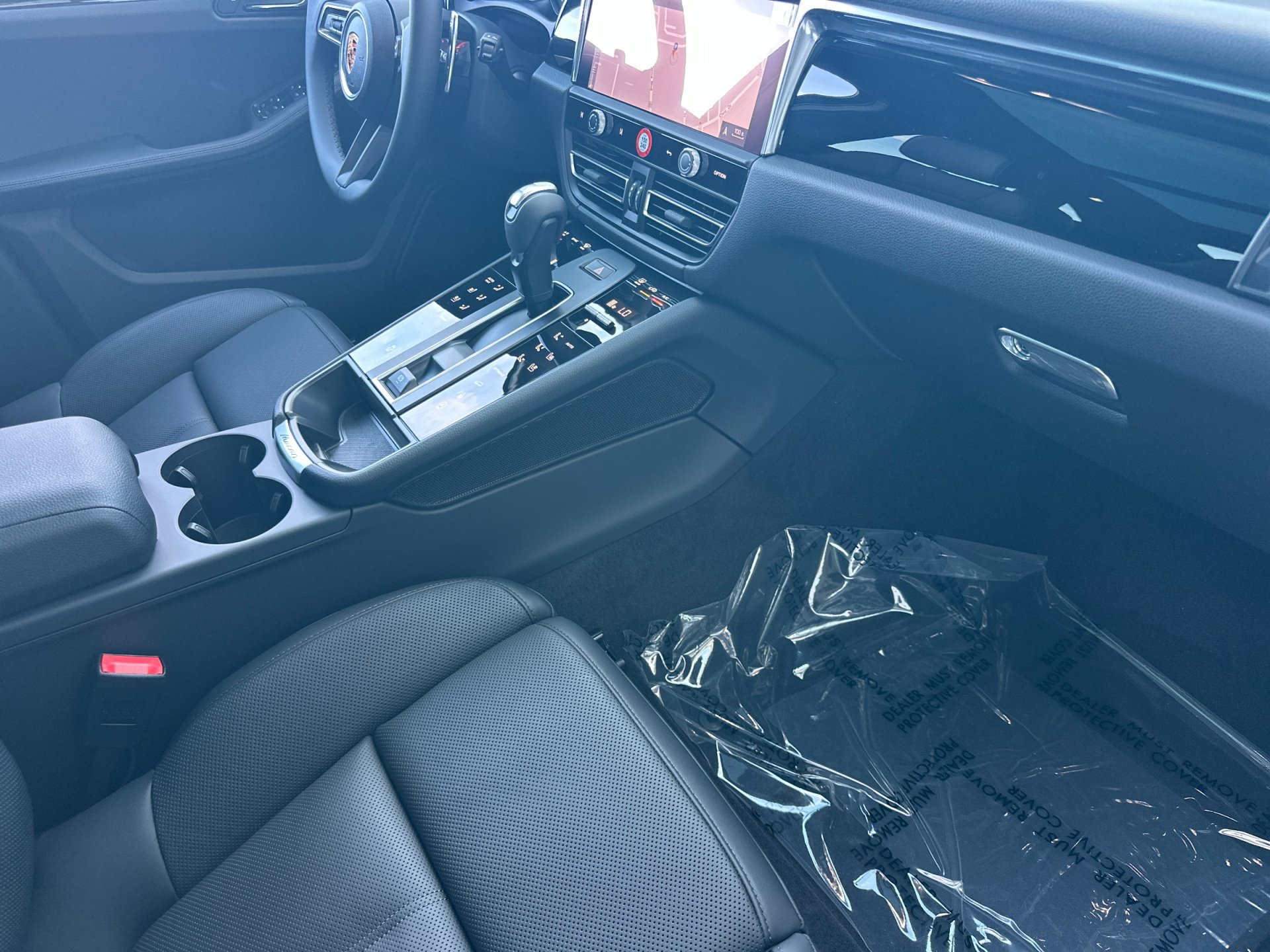 New 2026  Porsche Macan (AWD) image 24