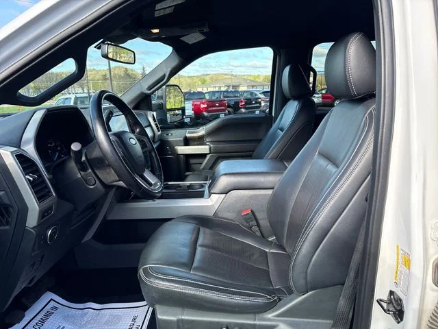 Used 2022 White Metallic Ford Lariat image 13