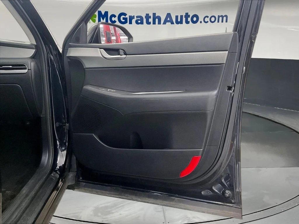 Certified Used 2025 White Hyundai SEL image 28