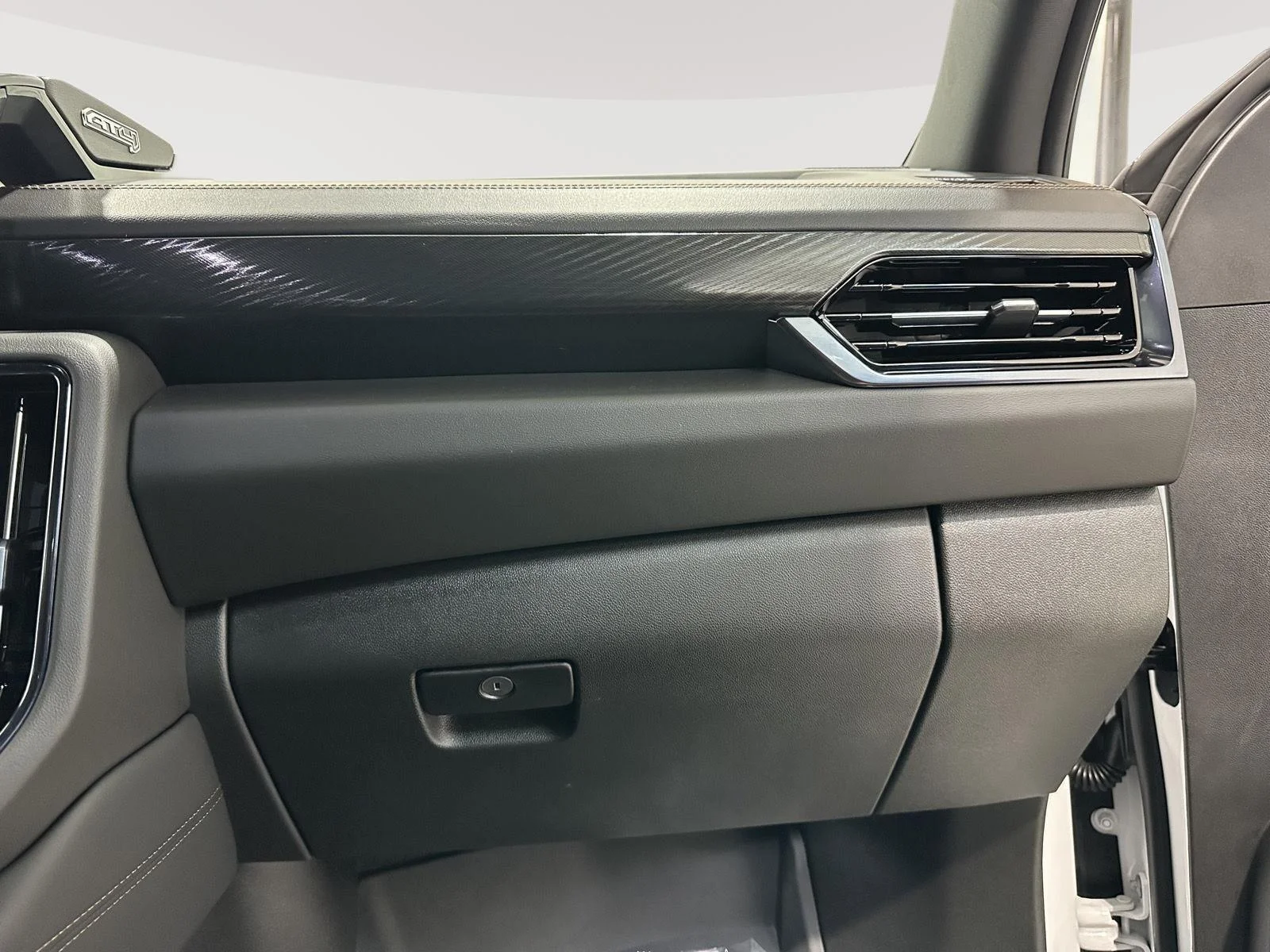 Used 2026 Summit White GMC AT4 image 28