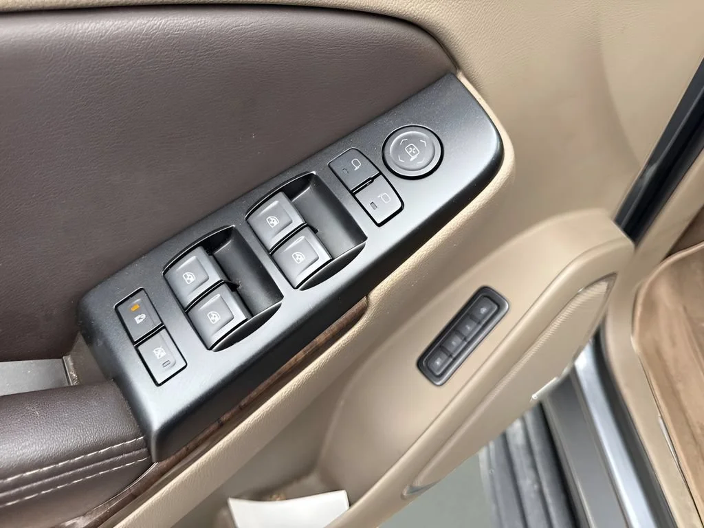 Used 2019 SATIN STEEL METALLIC Chevrolet LT image 11