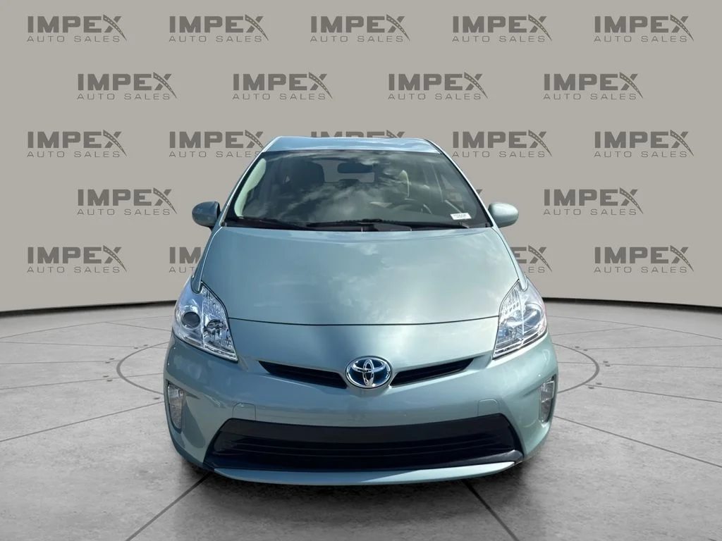 Used 2013 Beige Toyota Three image 8