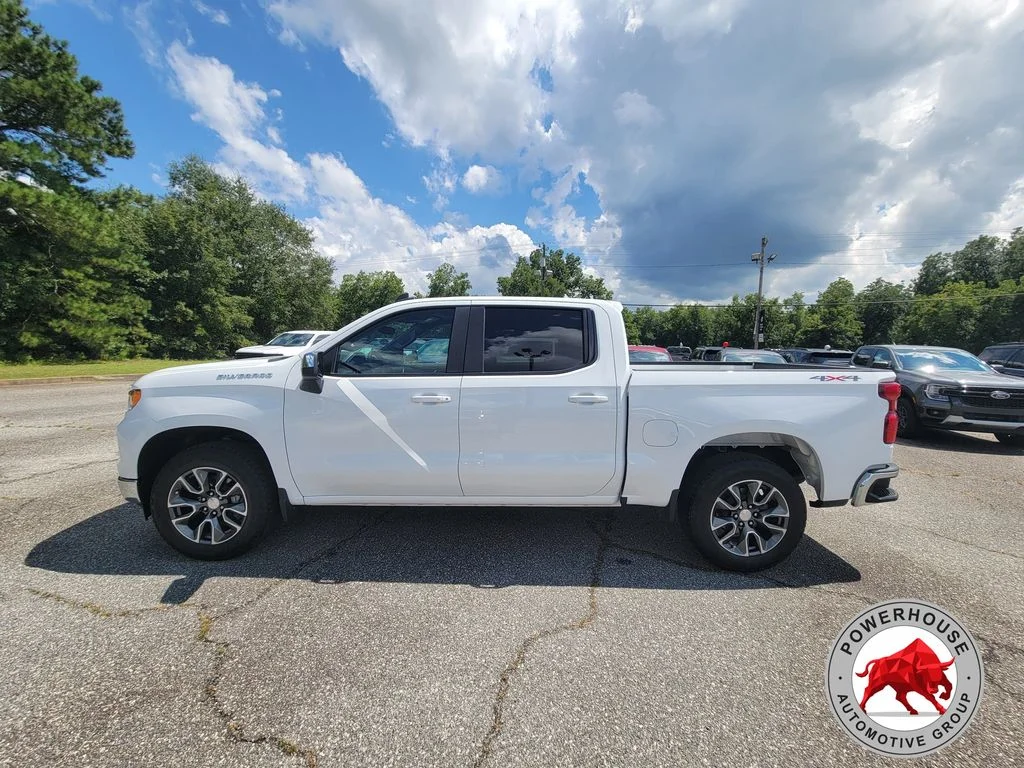 Used 2023 White Chevrolet LT image 2