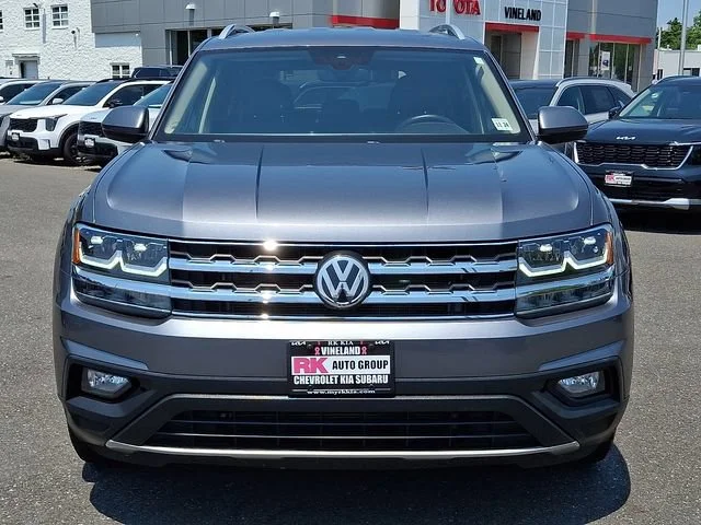 Used 2019 Gray Volkswagen 3.6L V6 SE w/Technology image 3