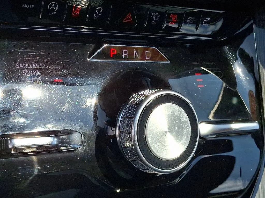 Used 2022 Diamond Black Crystal Pearlcoat Jeep Series II image 22
