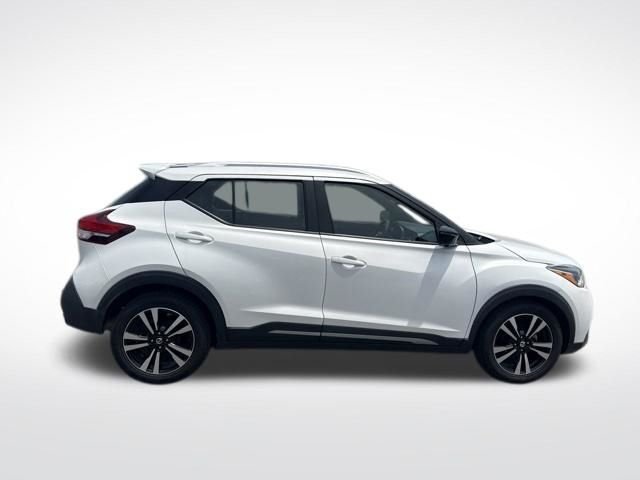 Used 2020 White Nissan SR image 6